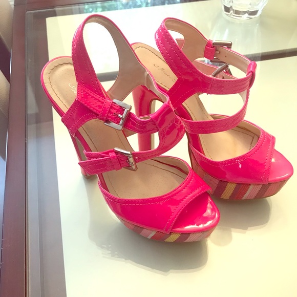 Very beautiful pair of heels, glossy pink. - Picture 1 of 7